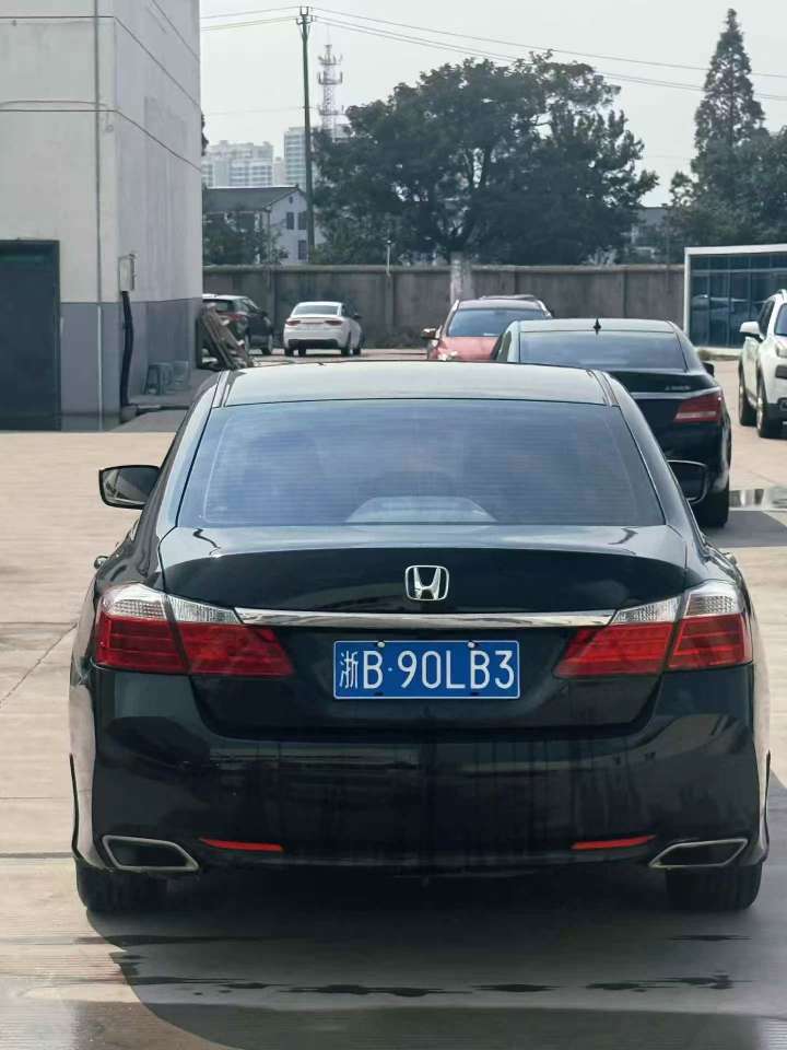 Honda Accord 2.0L Automatic Sunroof 5