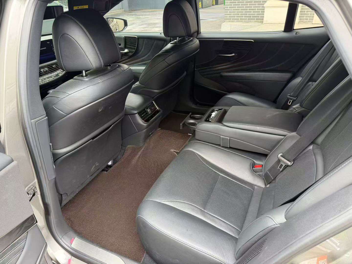 Lexus LS LS500h 6