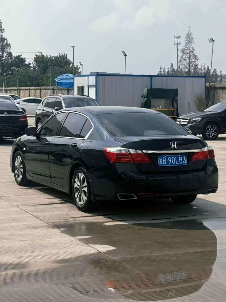 Honda Accord 2.0L Automatic Sunroof 4