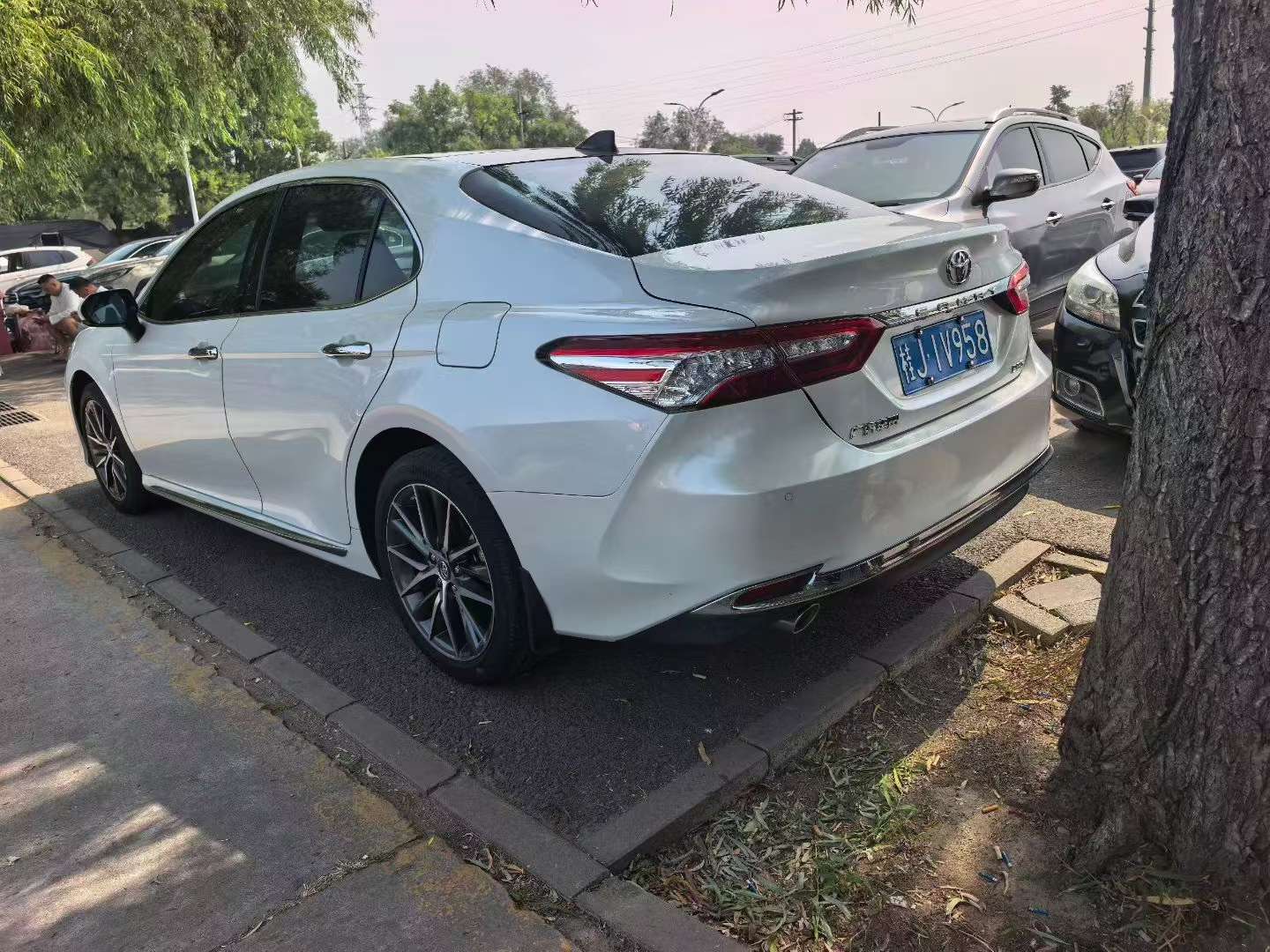 Toyota Camry 2.5 Luxury Edition 5