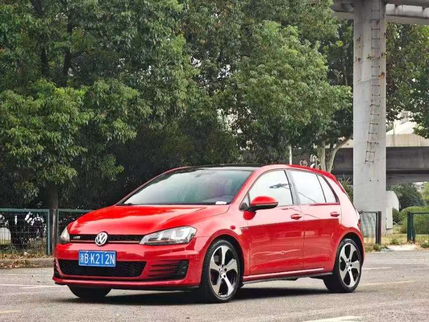 Volkswagen Golf GTI