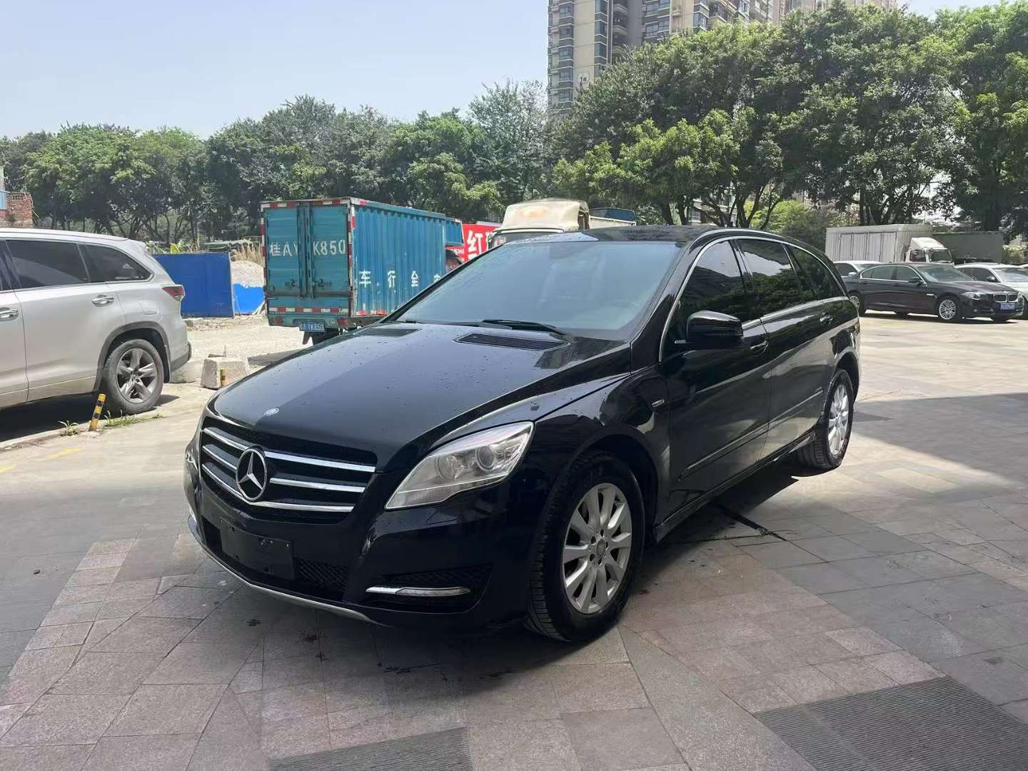 Mercedes-Benz R-Class 3.0T AWD Business Edition 7-Seater 2