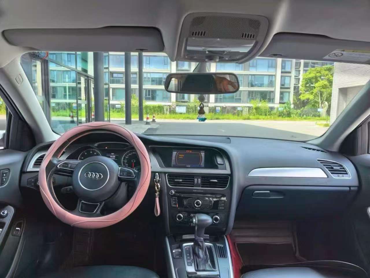 Audi A4L 2.0T Automatic Sunroof 8