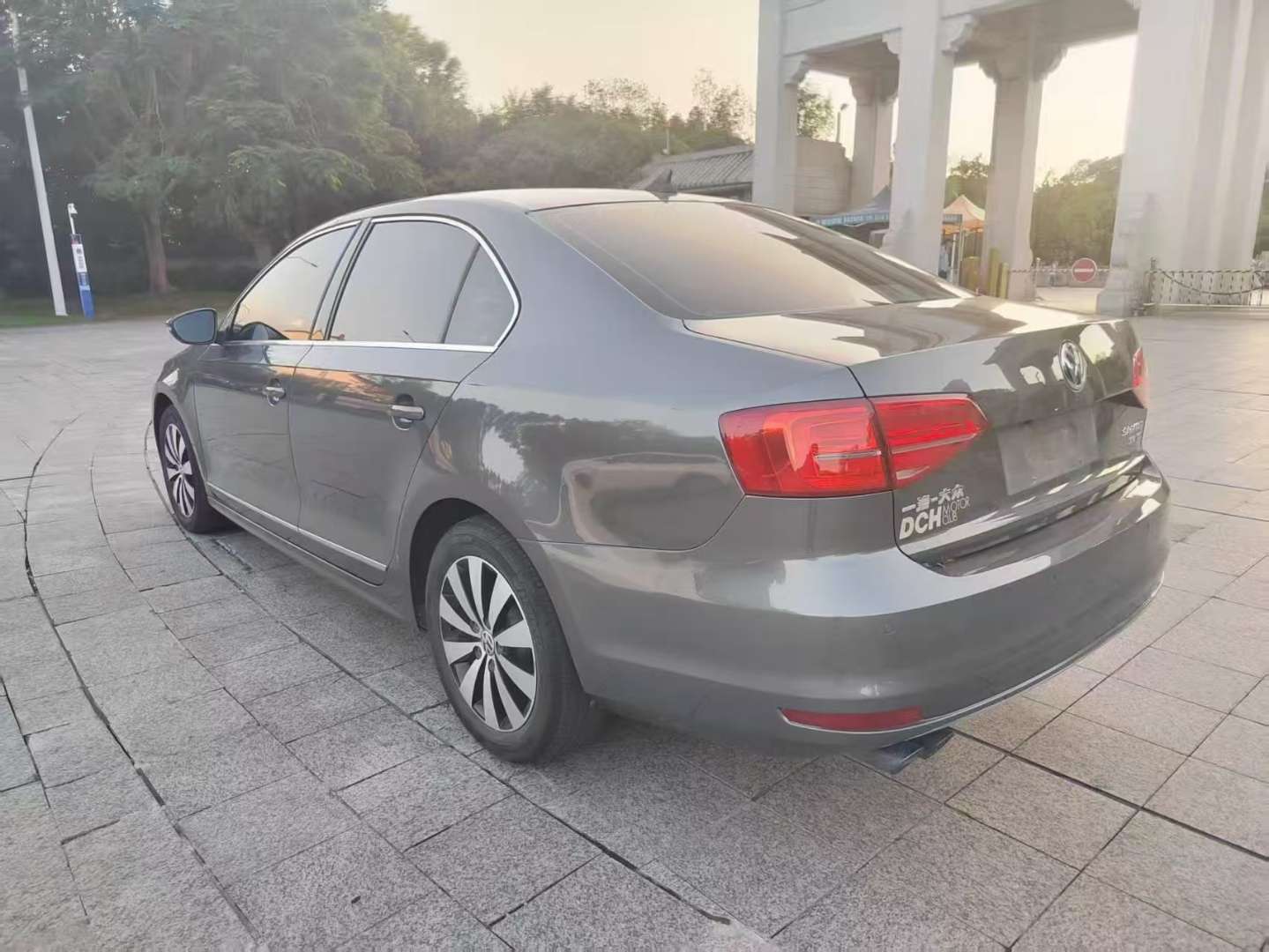 Volkswagen Sagitar 1.4T Automatic Luxury 5