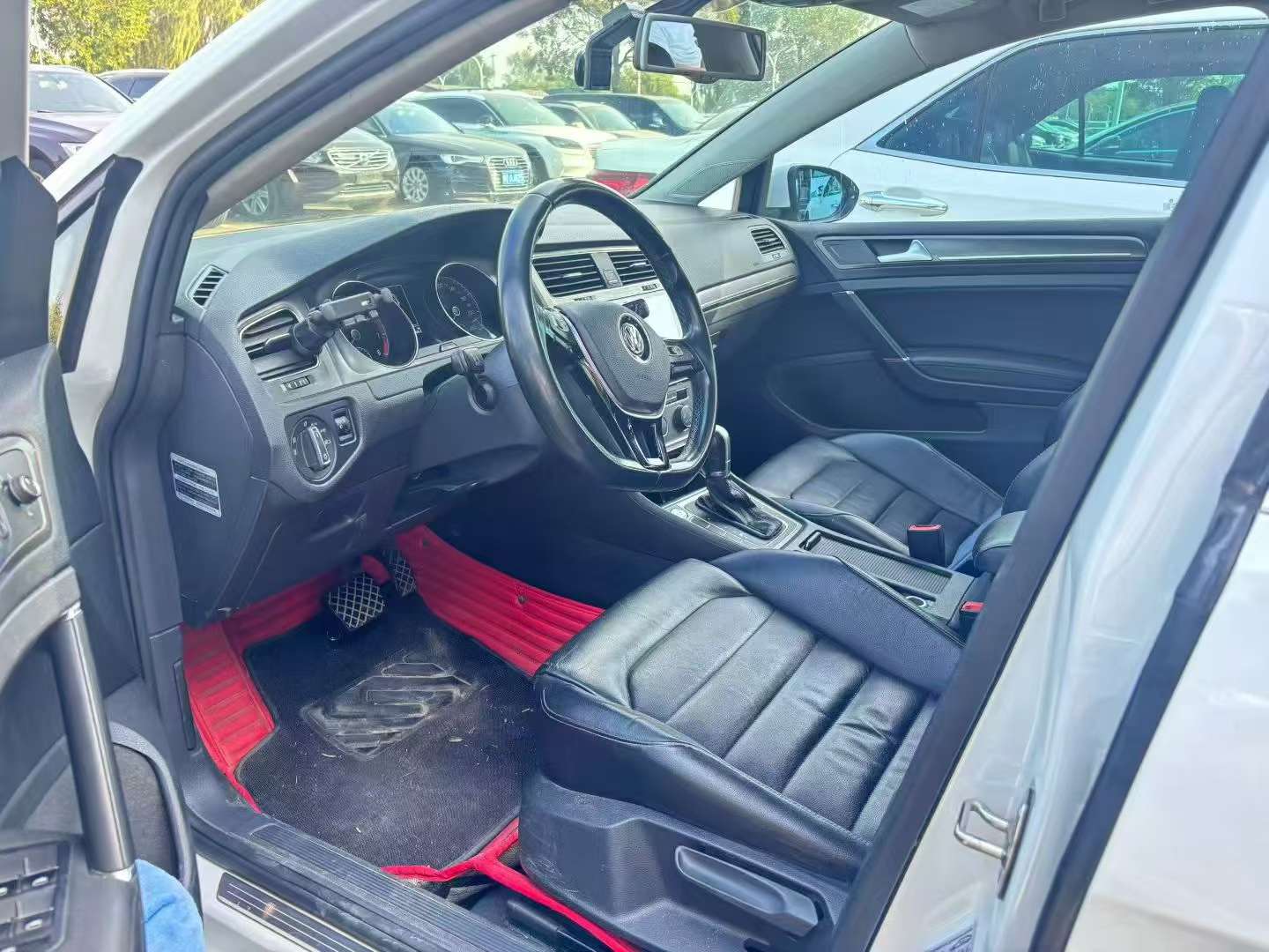Volkswagen Golf 1.4T Luxury 2