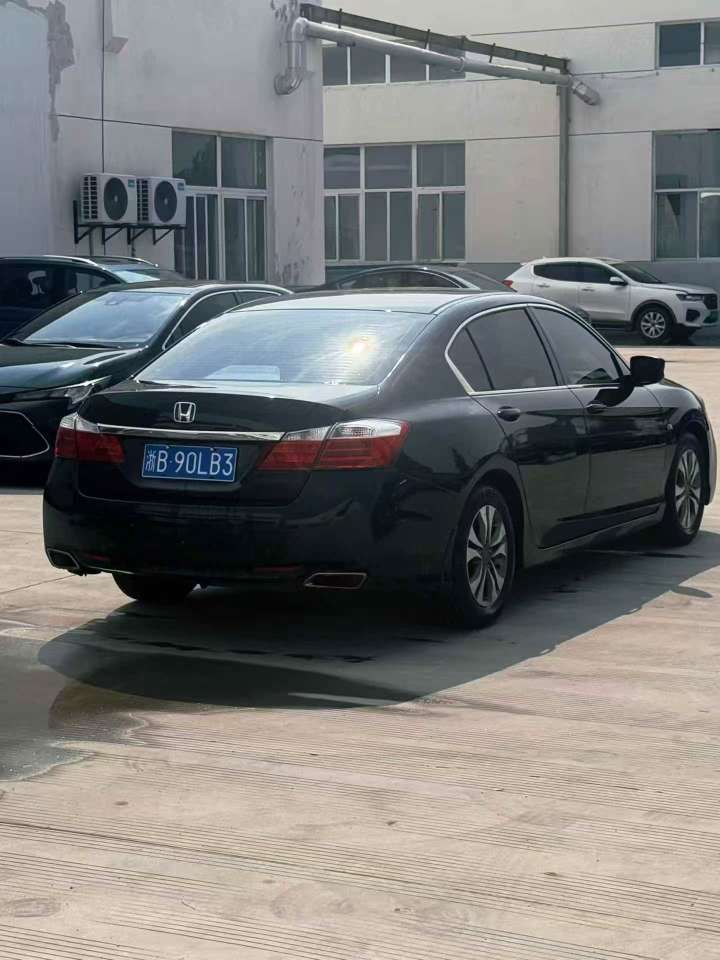 Honda Accord 2.0L Automatic Sunroof 6