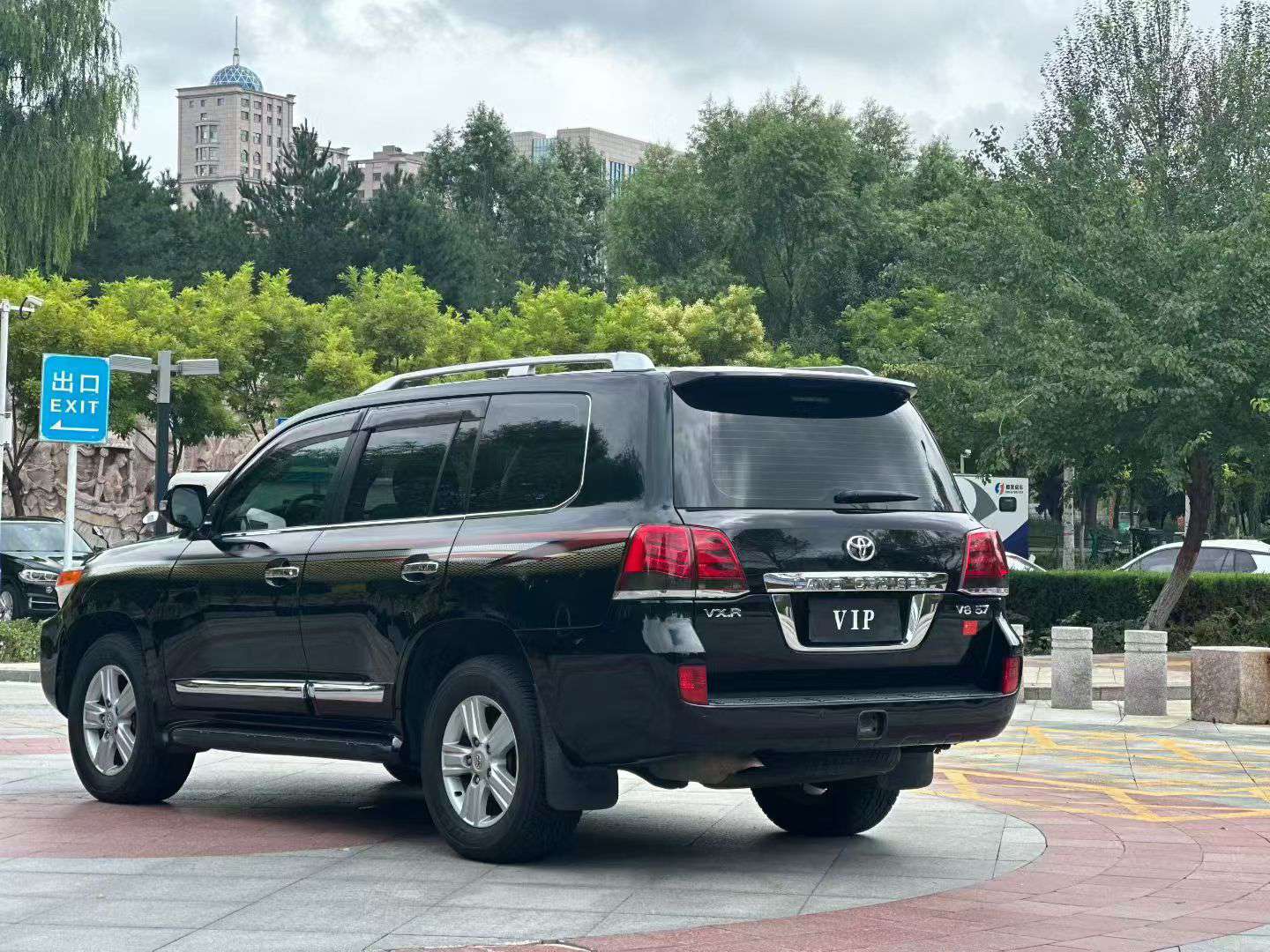Lexus Land Cruiser Middle East Spec 5700 VX-R 7