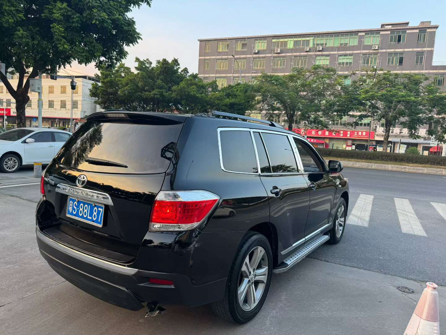 Toyota Highlander 2.7 Luxury 7-Seater 3