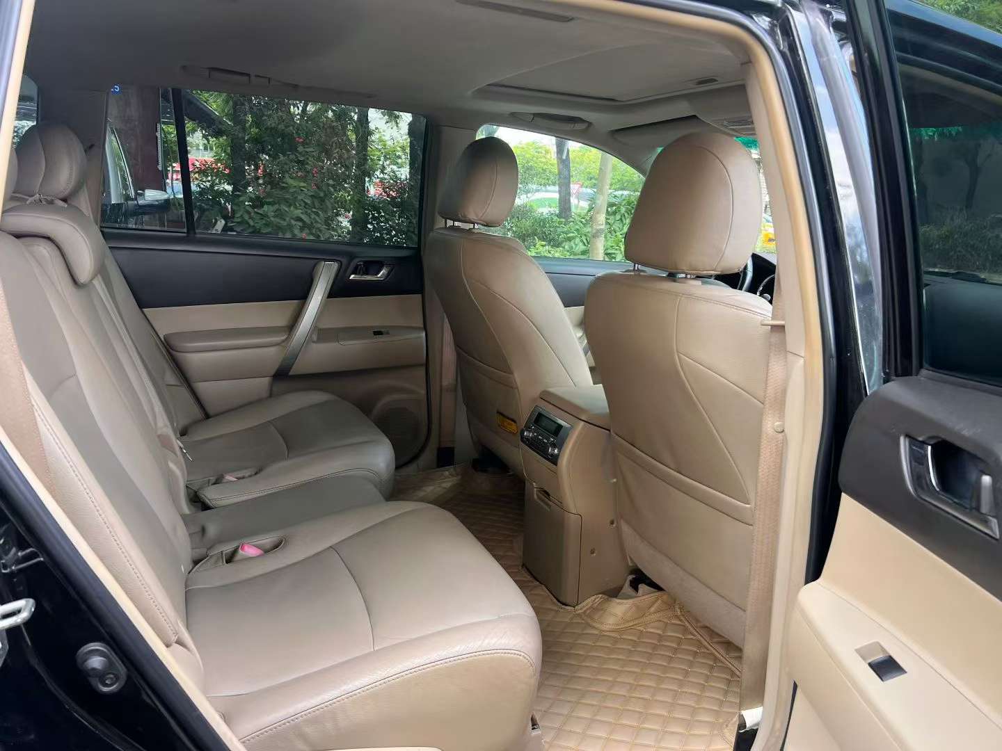 Toyota Highlander 2.7 Luxury 7-Seater 7