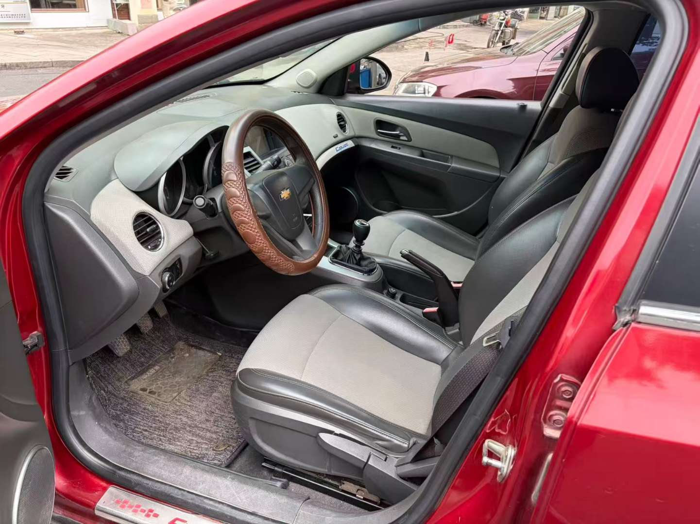 Chevrolet Cruze 2012 1.6 Manual 6