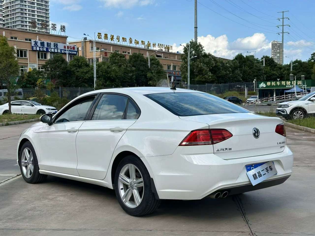 Volkswagen Lamando 1.4T 280 Automatic with Sunroof 7