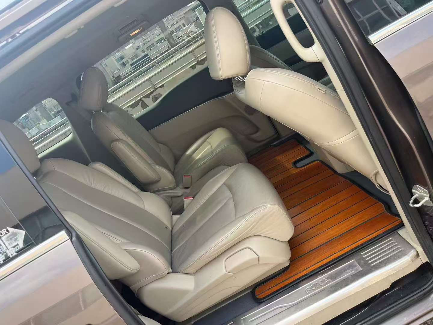 Buick GL8 25S 8