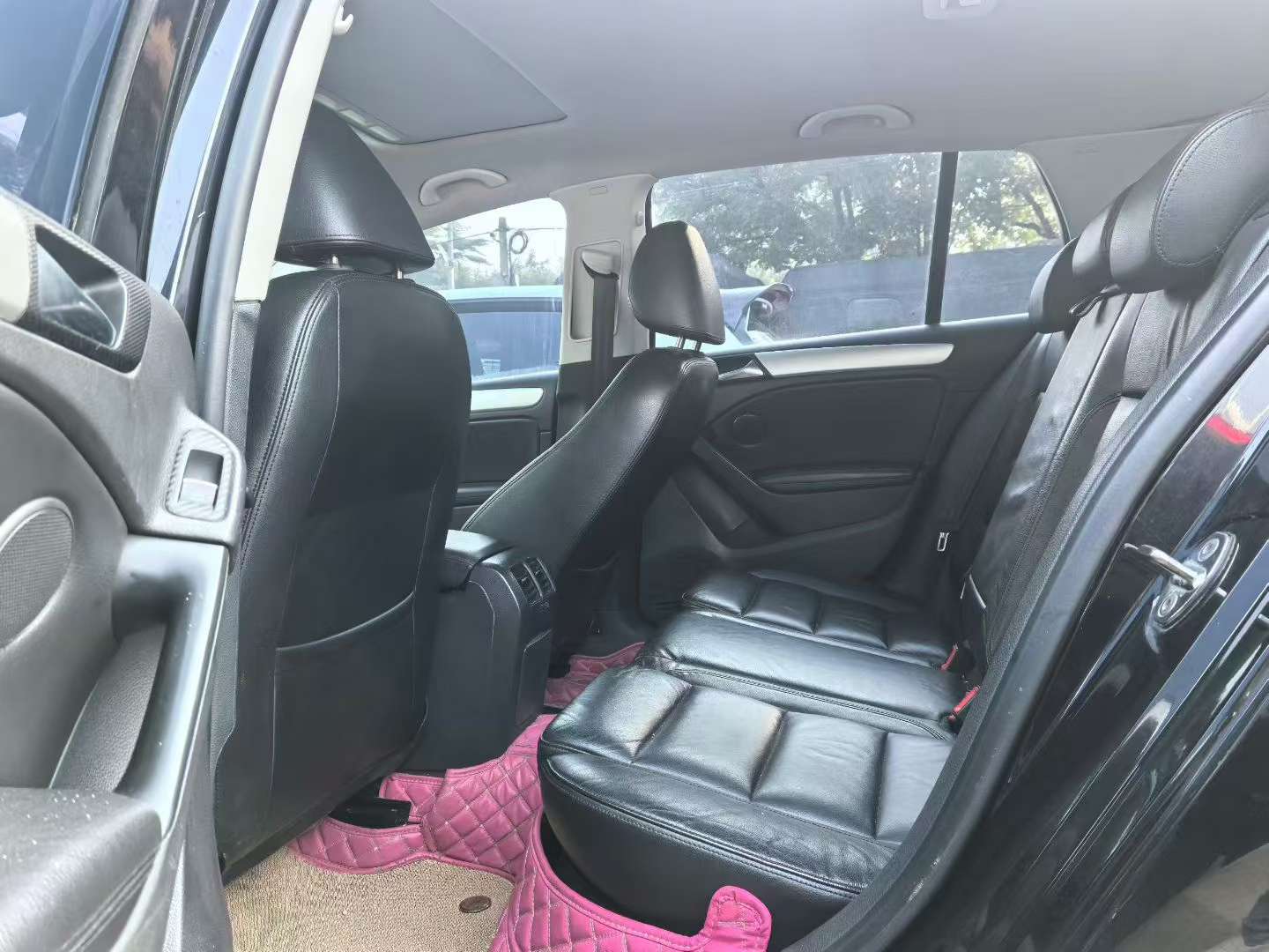 Volkswagen Golf 1.4T Automatic 3