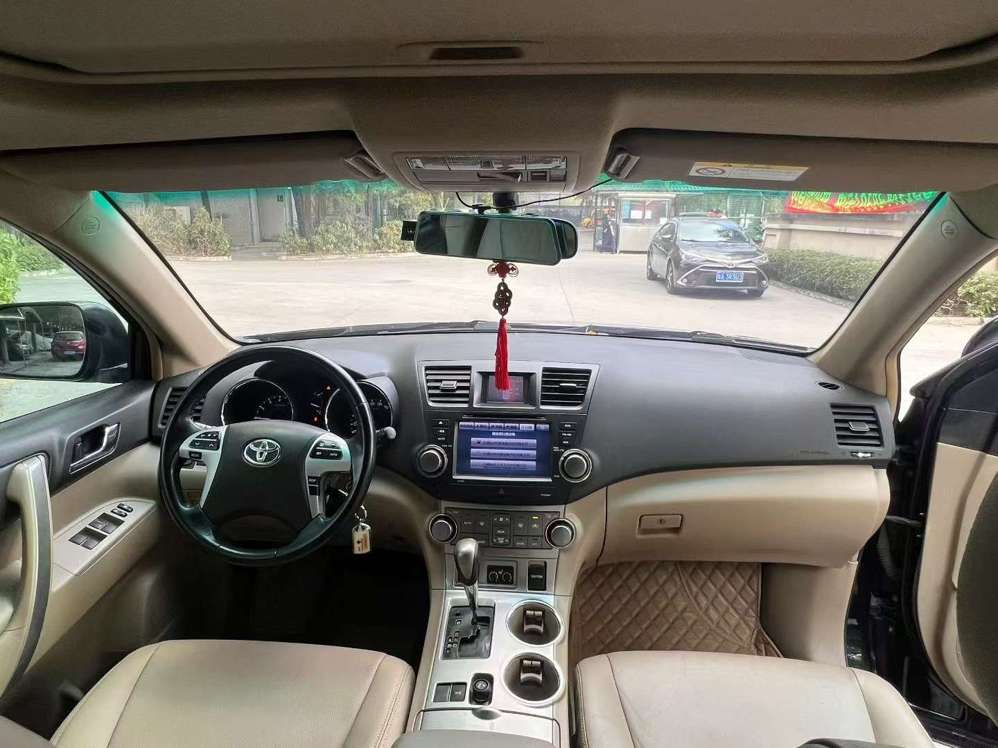 Toyota Highlander 2.7 Luxury 7-Seater 9