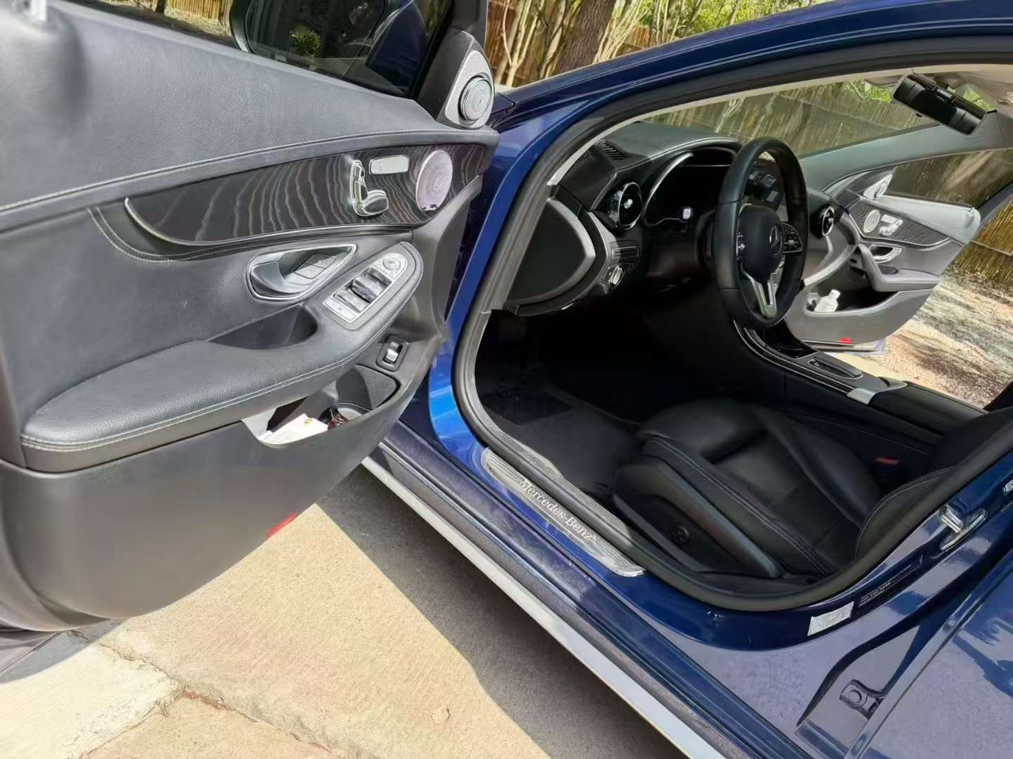 Mercedes-Benz C-Class C260L 4