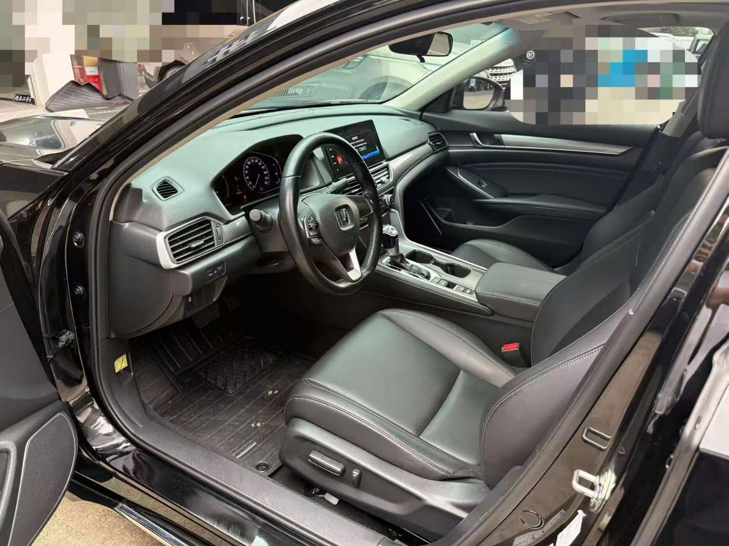 Honda Accord 260 Luxury Edition 4