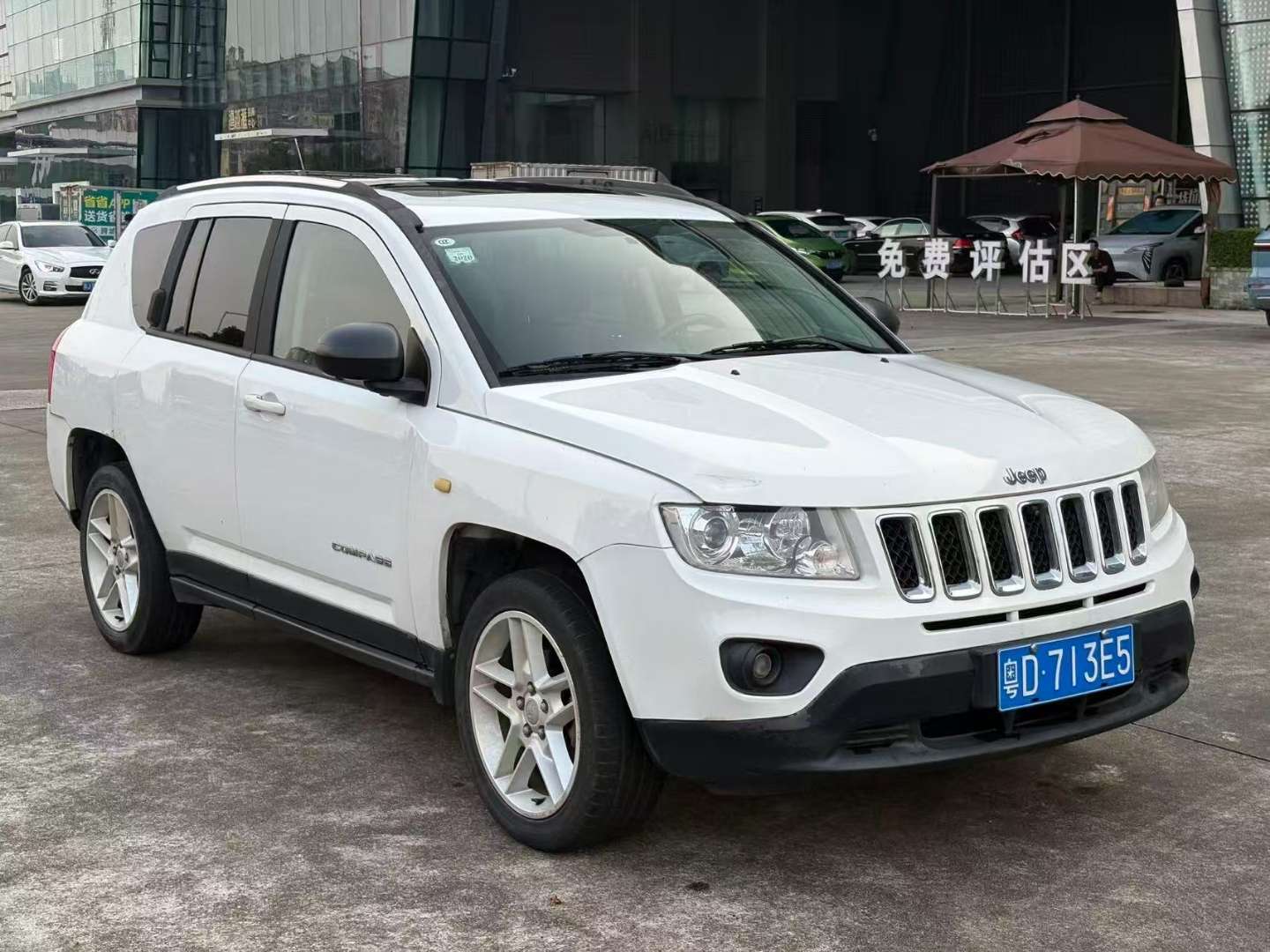 Jeep Compass 2.4L Luxury Edition 2