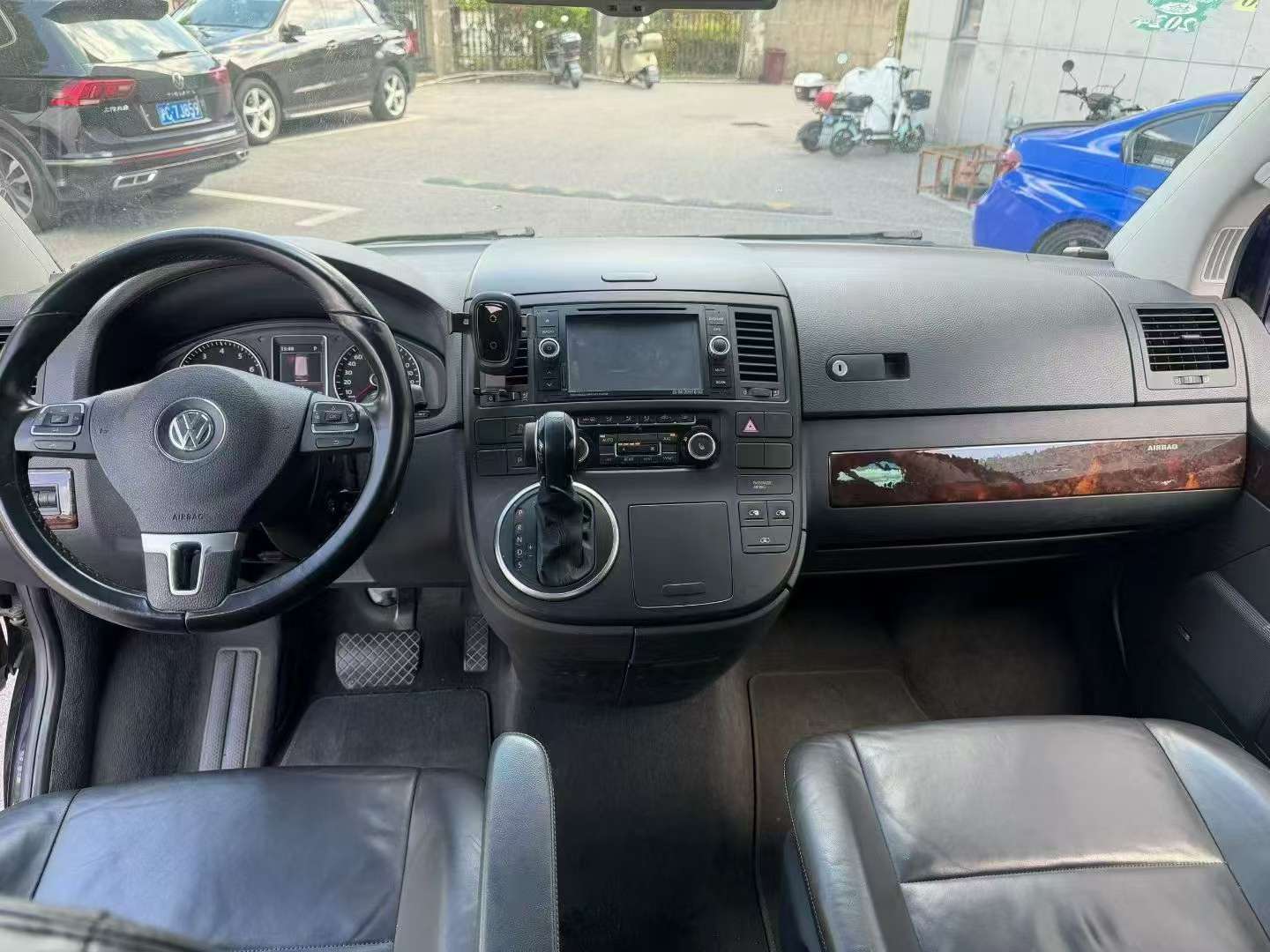 Volkswagen Multivan 2014 2.0T 7-Seat Executive Edition 4