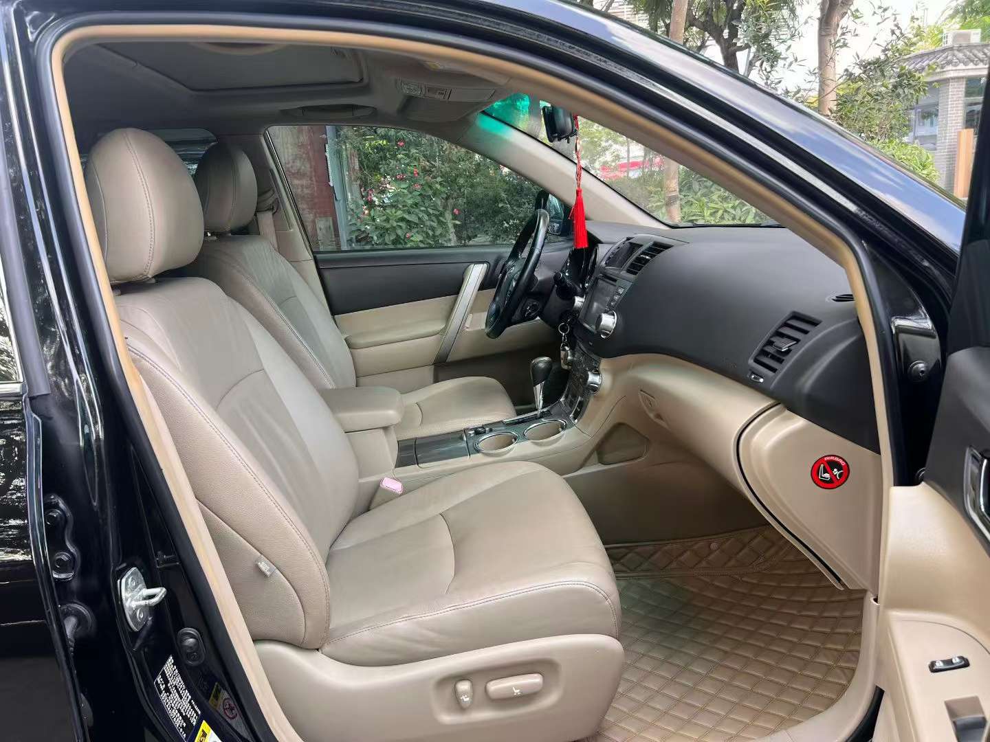 Toyota Highlander 2.7 Luxury 7-Seater 8