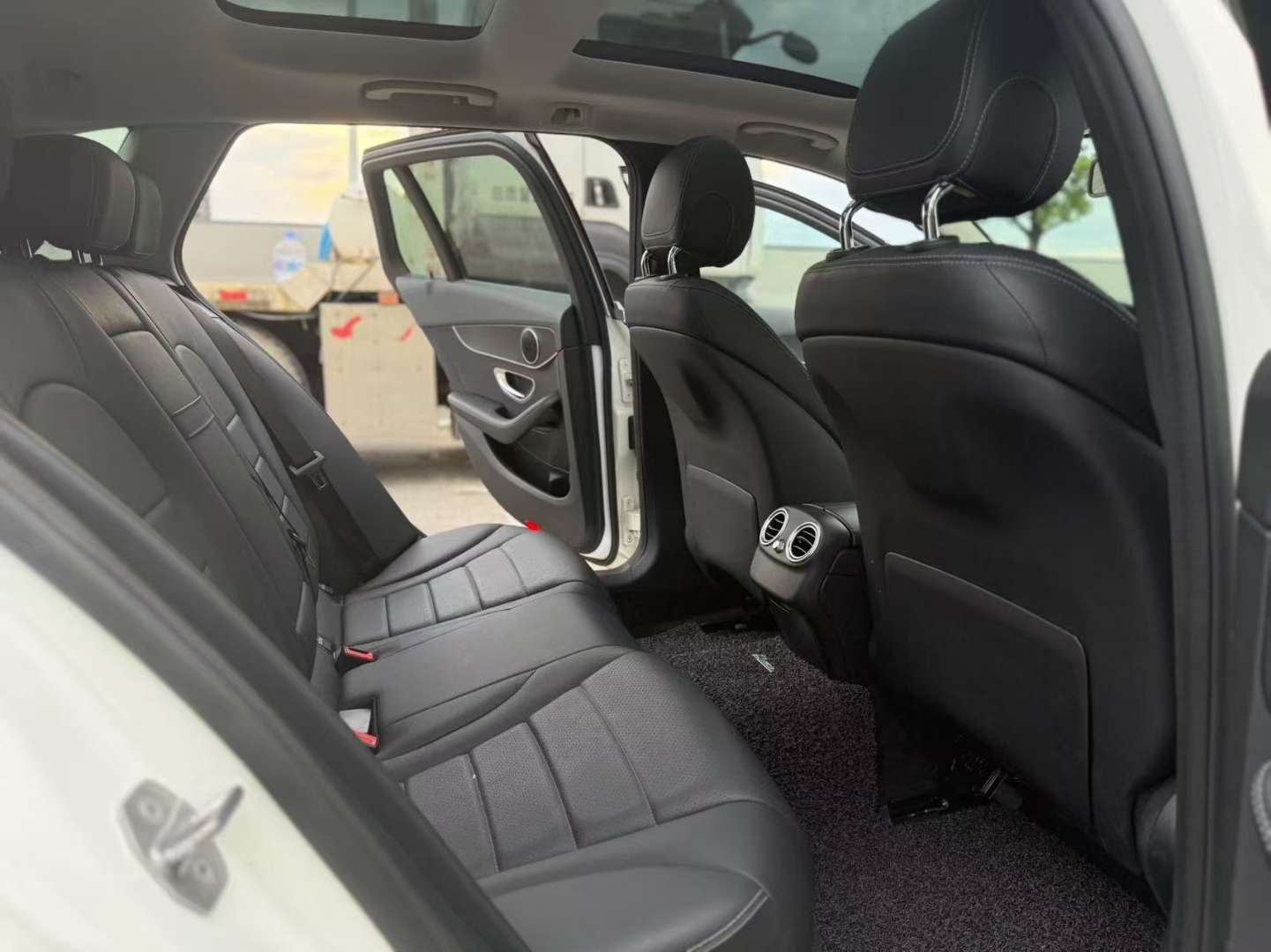 Mercedes-Benz C-Class 1.6T 8