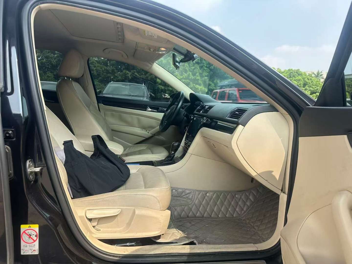 Volkswagen Passat 1.8TSI DSG Premium Edition 8