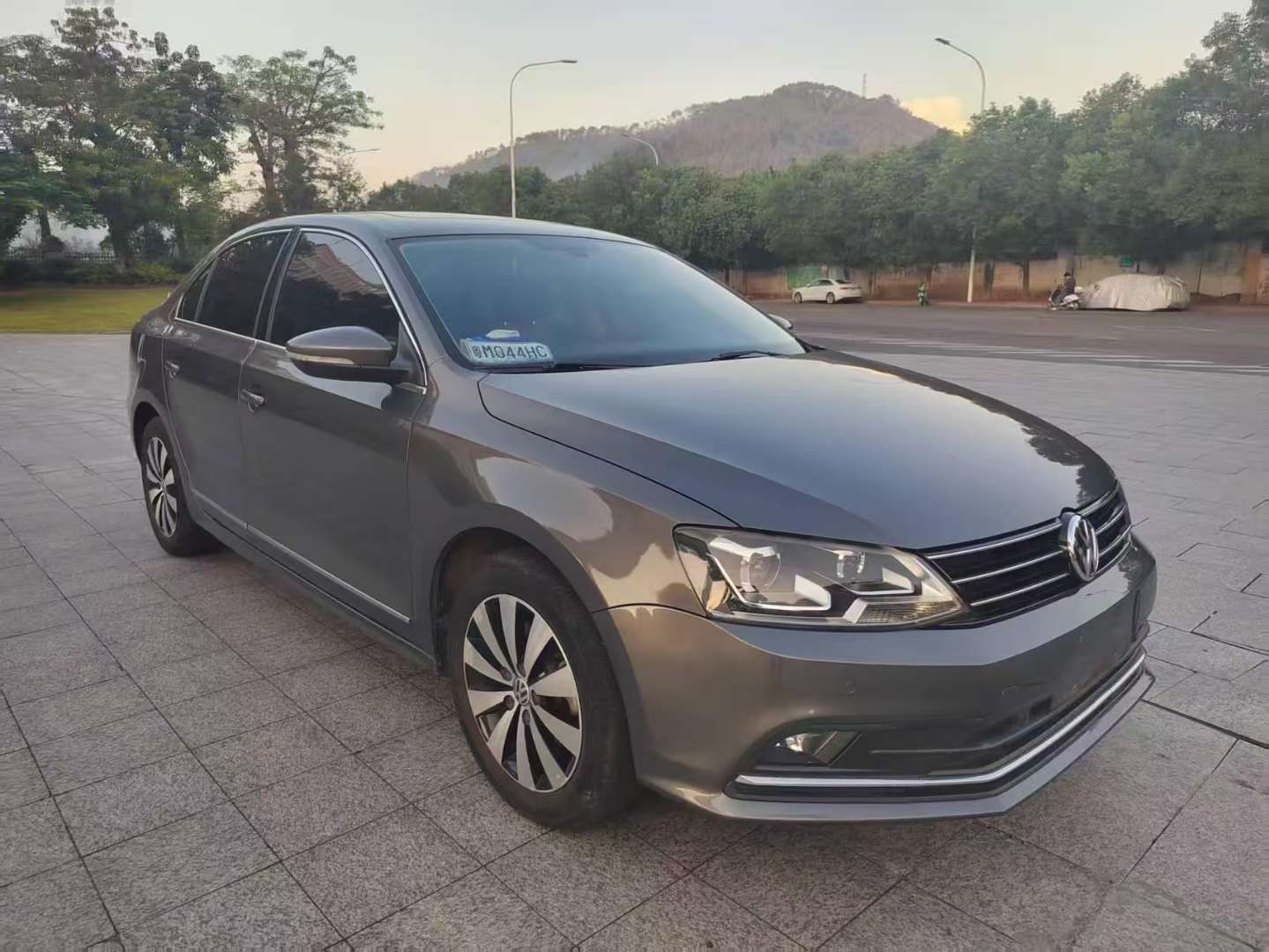 Volkswagen Sagitar 1.4T Automatic Luxury 3