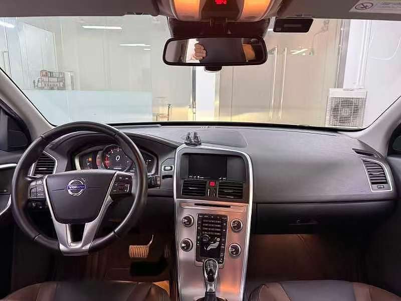 Volvo XC60 2016 2.0T T5 AWD Ultimate 8