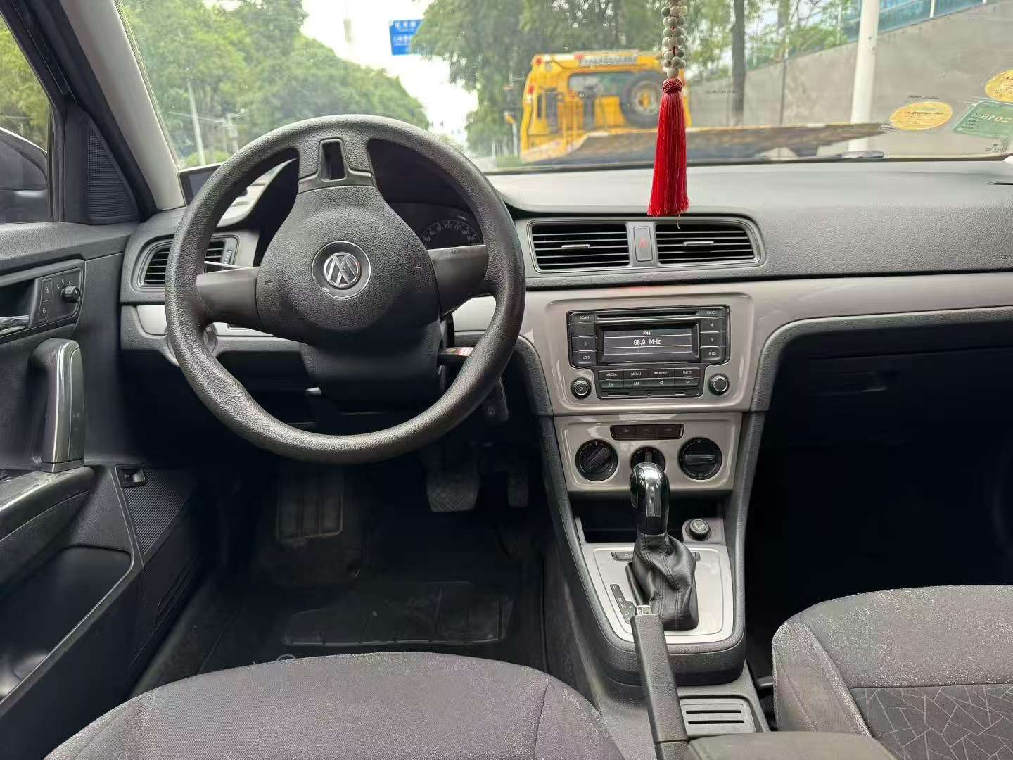 Volkswagen Lavida 2014 1.6L Automatic 5