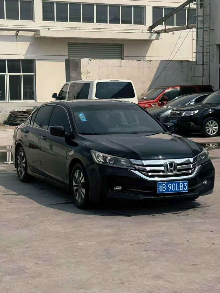 Honda Accord 2.0L Automatic Sunroof 3