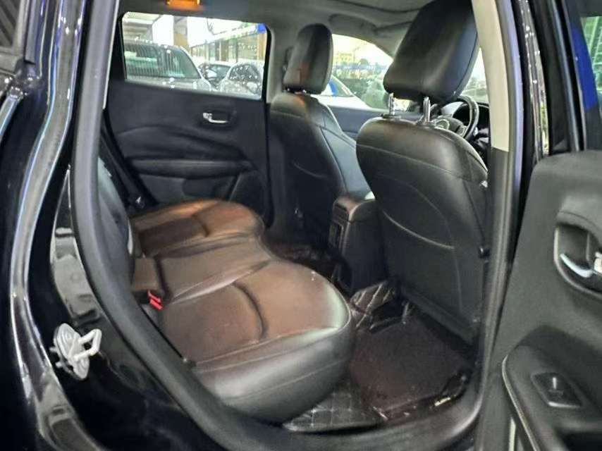 Volkswagen Tiguan L 330TSI Automatic 2WD Luxury 2.0T 6