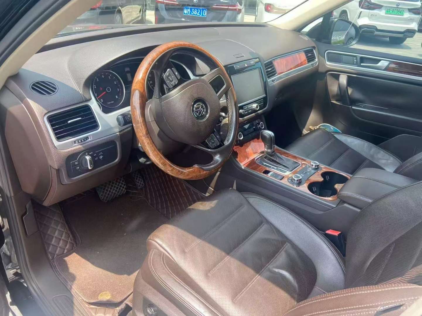 Volkswagen Touareg 3.0L High Trim 4
