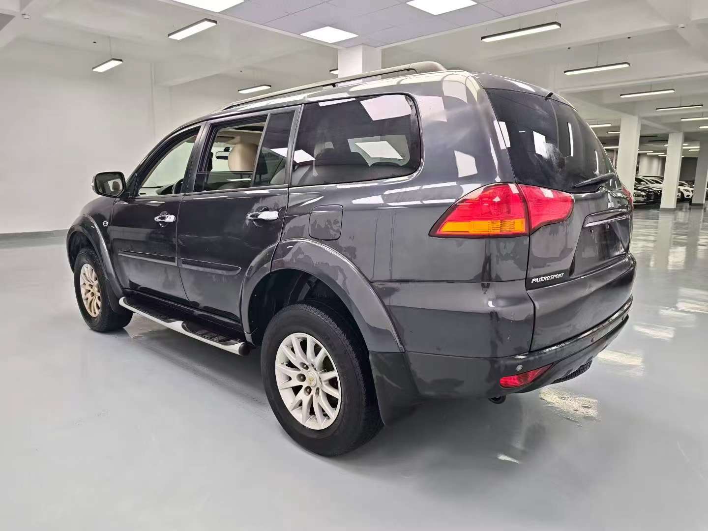 Mitsubishi Pajero 3.0L 4
