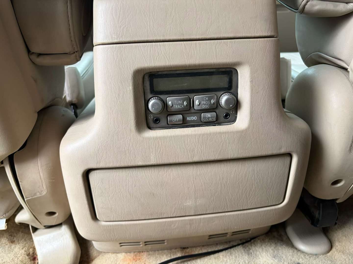Toyota LC100 8