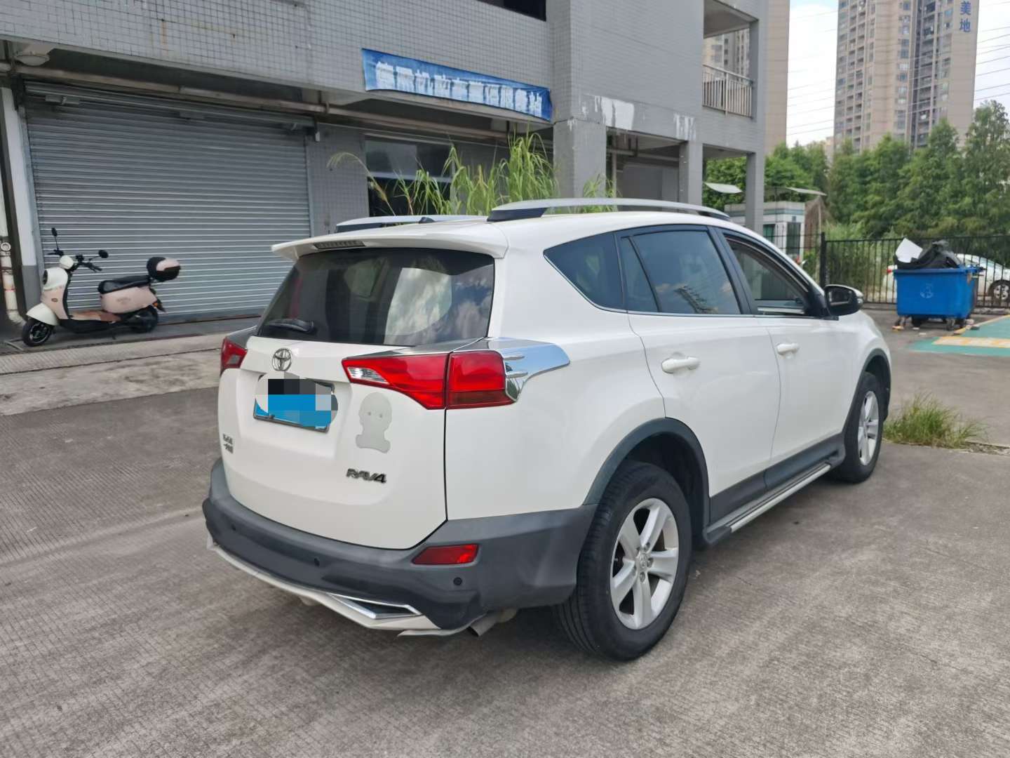 Toyota RAV4 6