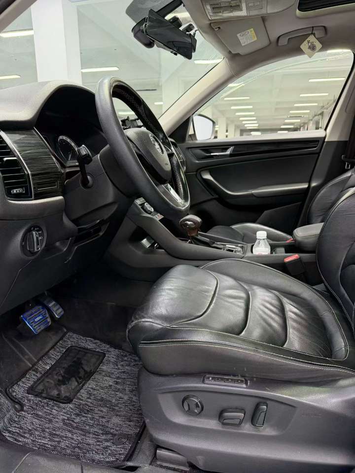 Skoda Kodiaq 330 FWD 7-seat Luxury 4