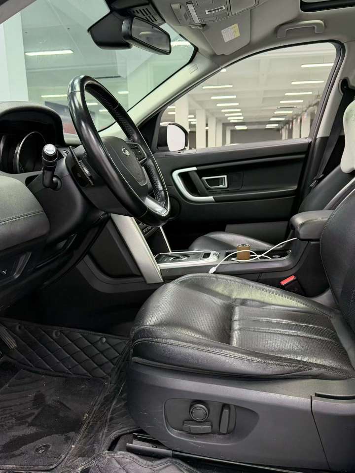 Land Rover Discovery Sport 2017 2.0T Cool Black Limited Edition 4