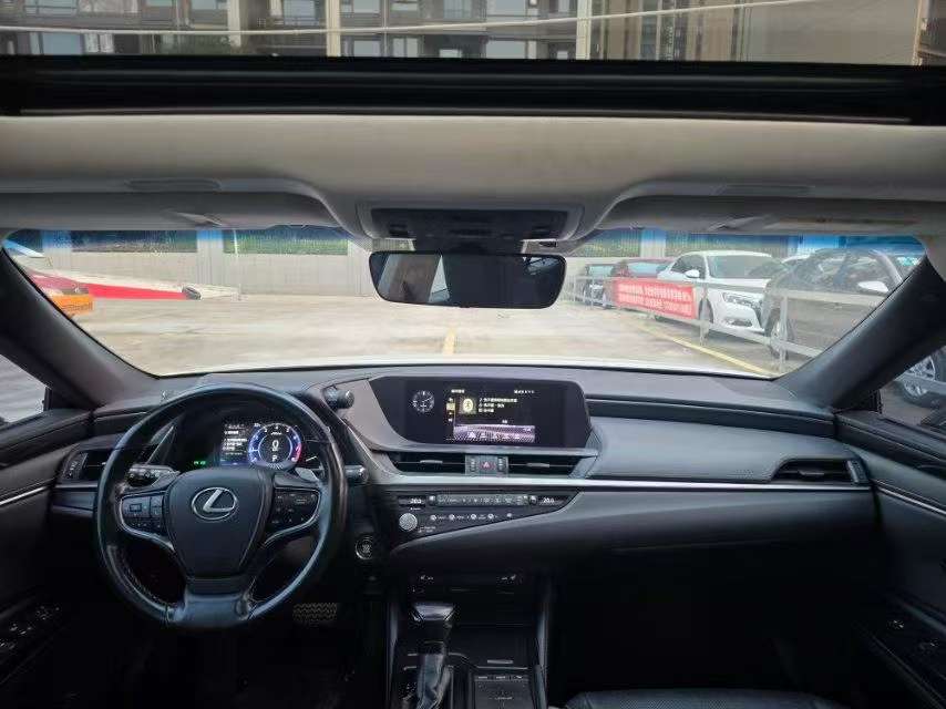 Lexus ES ES200 Excellence 5