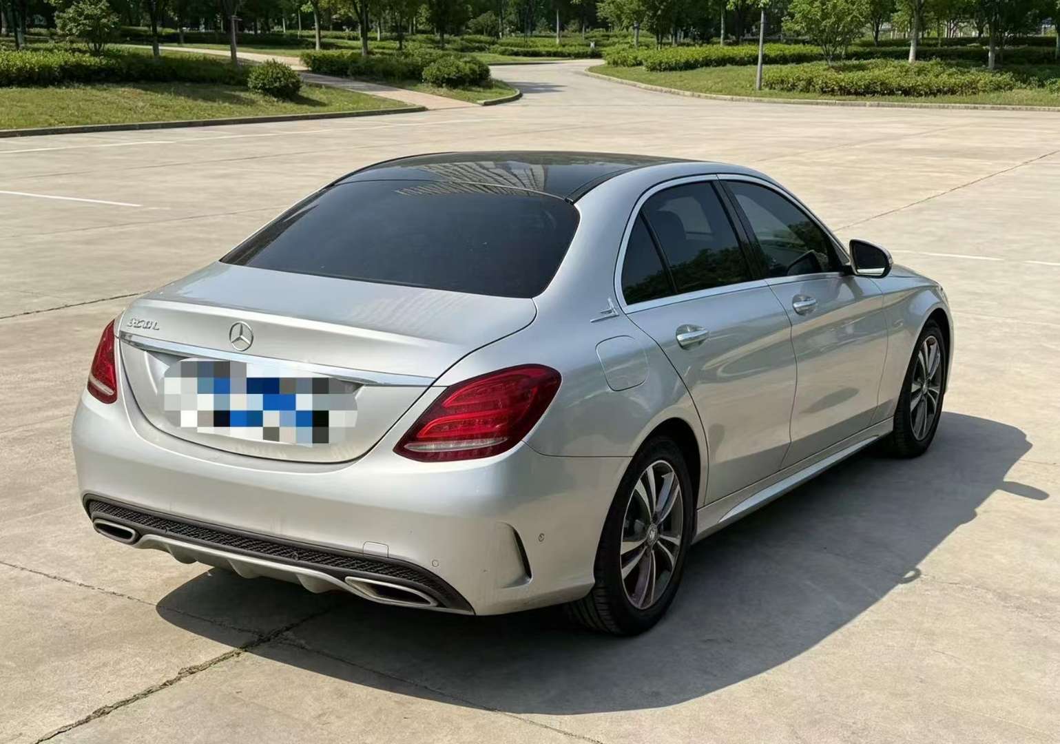 Mercedes-Benz C-Class 3
