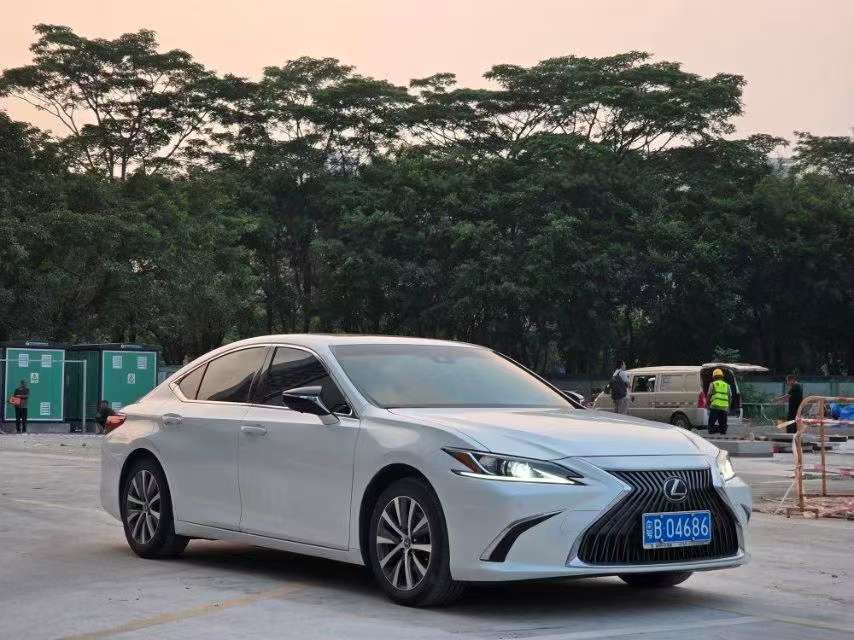 Lexus ES ES200 Excellence 2