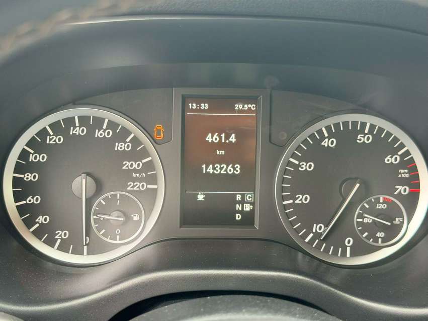 Mercedes-Benz Vito 2019 2.0T 7-Seater Business Edition 2