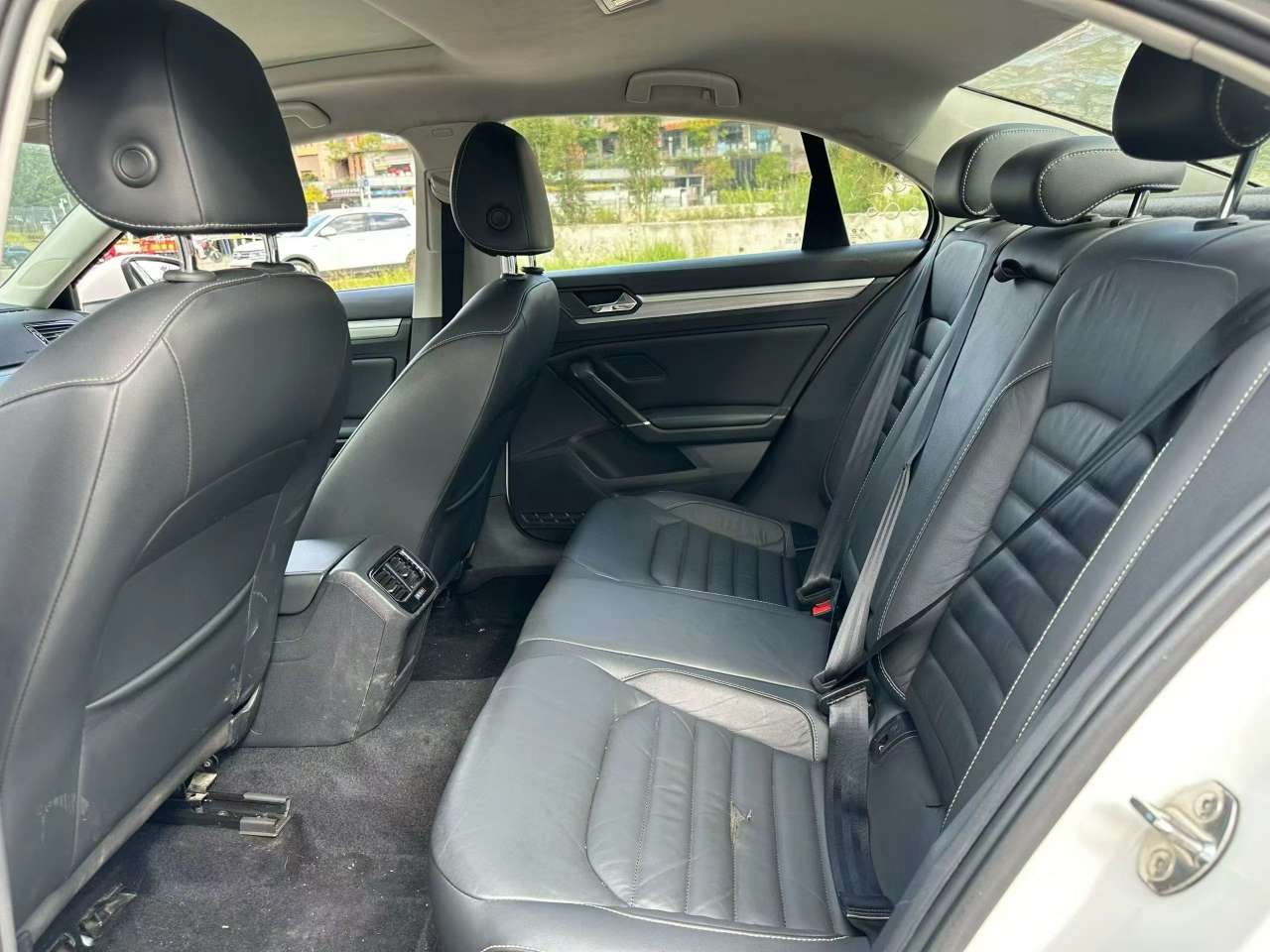 Volkswagen Lamando 1.4T 280 Automatic with Sunroof 5