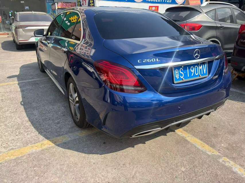 Mercedes-Benz C-Class C260L 4