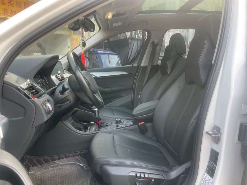 BMW X1 2.0T Leading Edition 7
