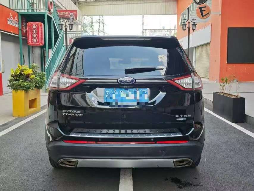 Ford Edge EcoBoost 245 4WD Platinum 2.0T 3