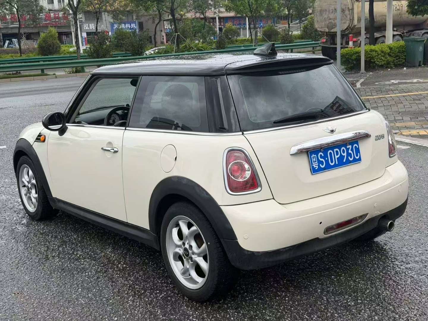 BMW MINI COOPER fun 1.6L 4