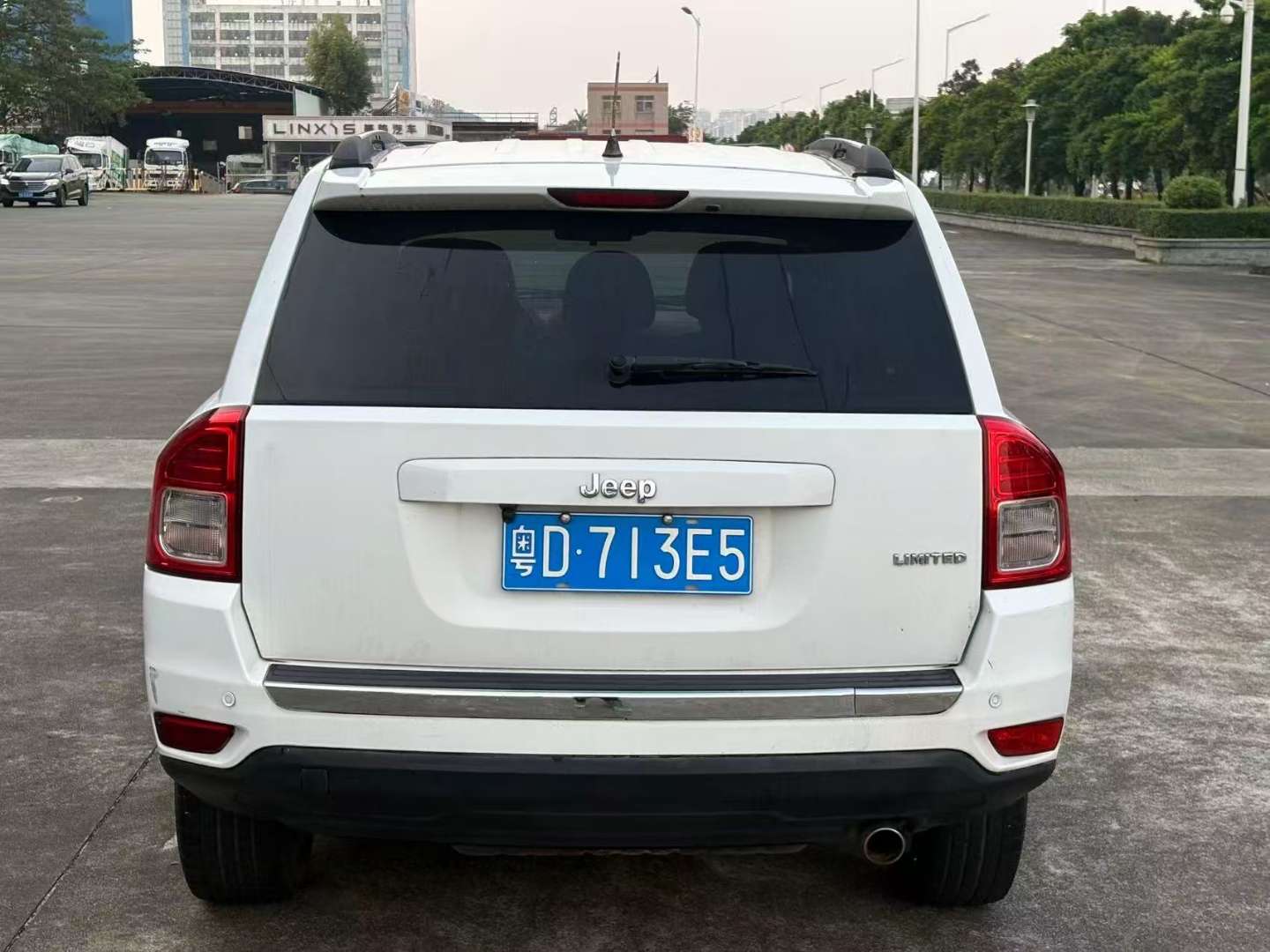Jeep Compass 2.4L Luxury Edition 4