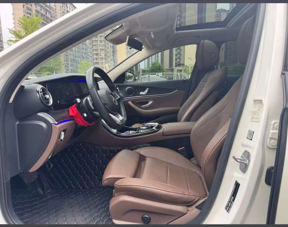 Mercedes-Benz E-Class E200L New Large Screen 4