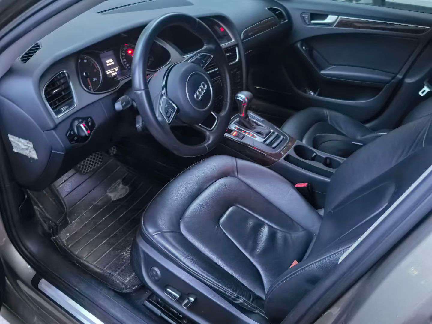 Audi A4L Automatic Sunroof 2.0L 5