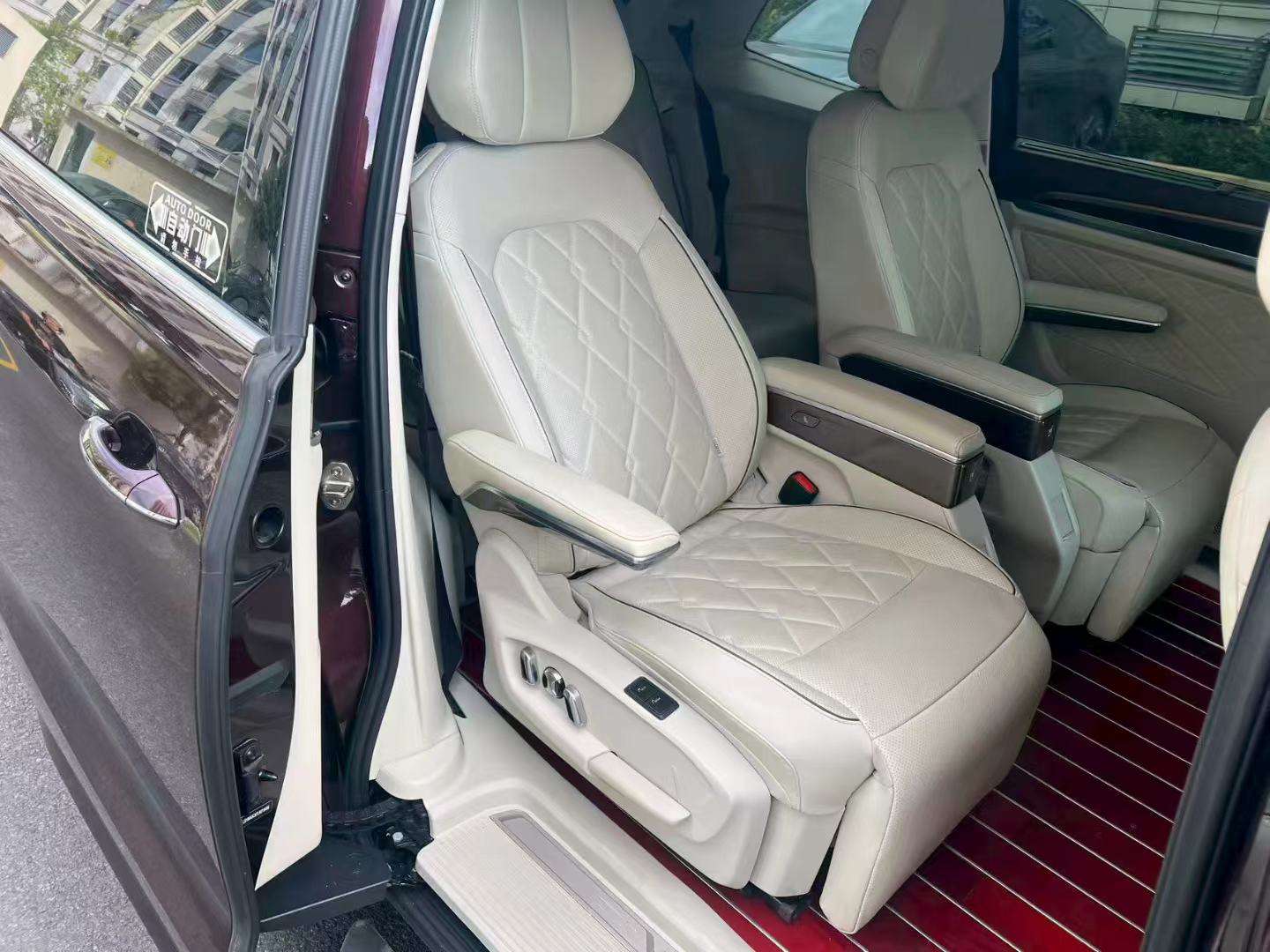 Volkswagen Viloran 2.0T Flagship Edition 6