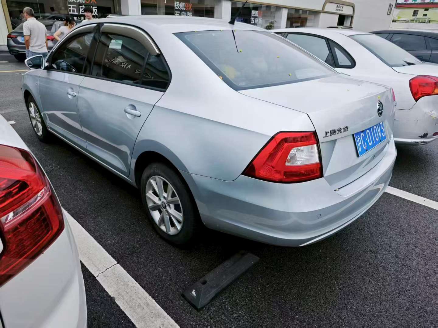 Skoda Rapid 2015 1.6L Automatic Smart Edition 9